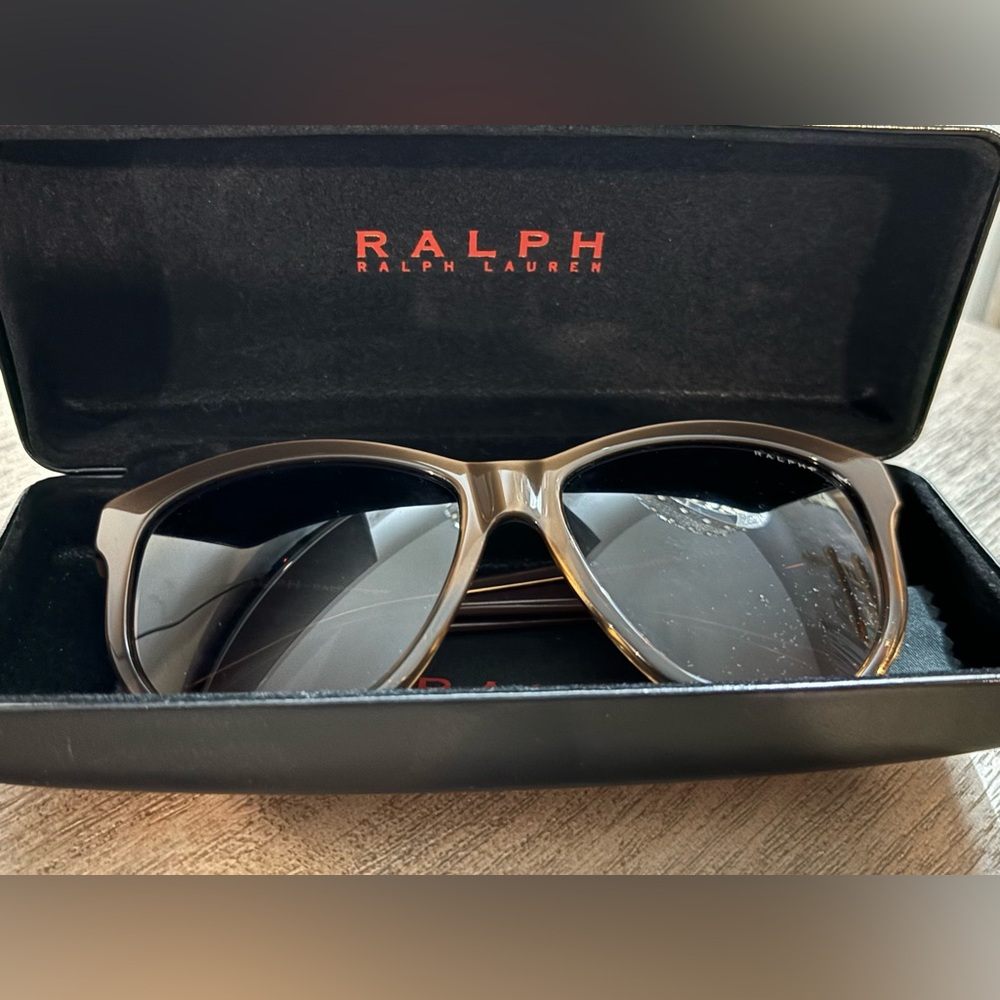 Ralph Lauren Polarized Sunglasses - Picture 9 of 10